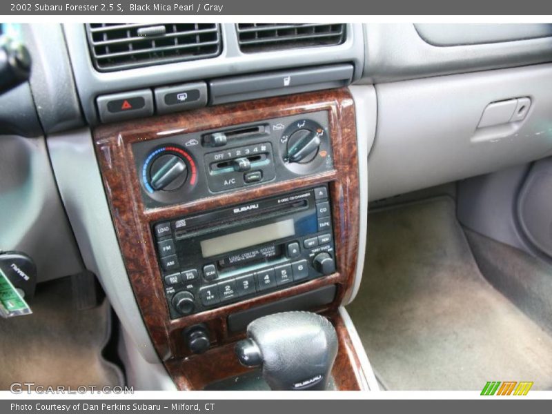 Black Mica Pearl / Gray 2002 Subaru Forester 2.5 S