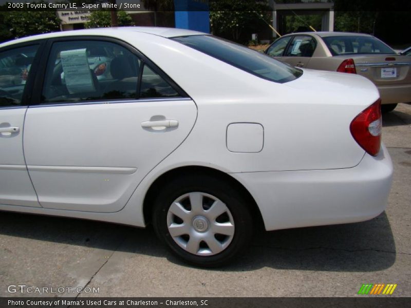 Super White / Stone 2003 Toyota Camry LE