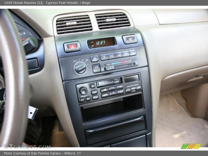 Cypress Pearl Metallic / Beige 1998 Nissan Maxima GLE