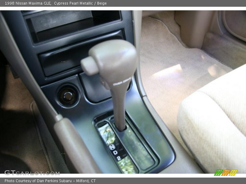 Cypress Pearl Metallic / Beige 1998 Nissan Maxima GLE