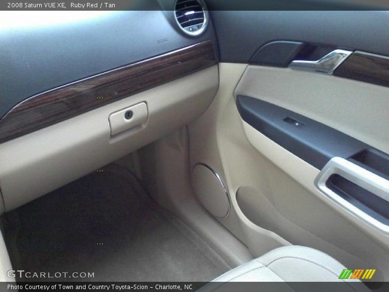 Ruby Red / Tan 2008 Saturn VUE XE