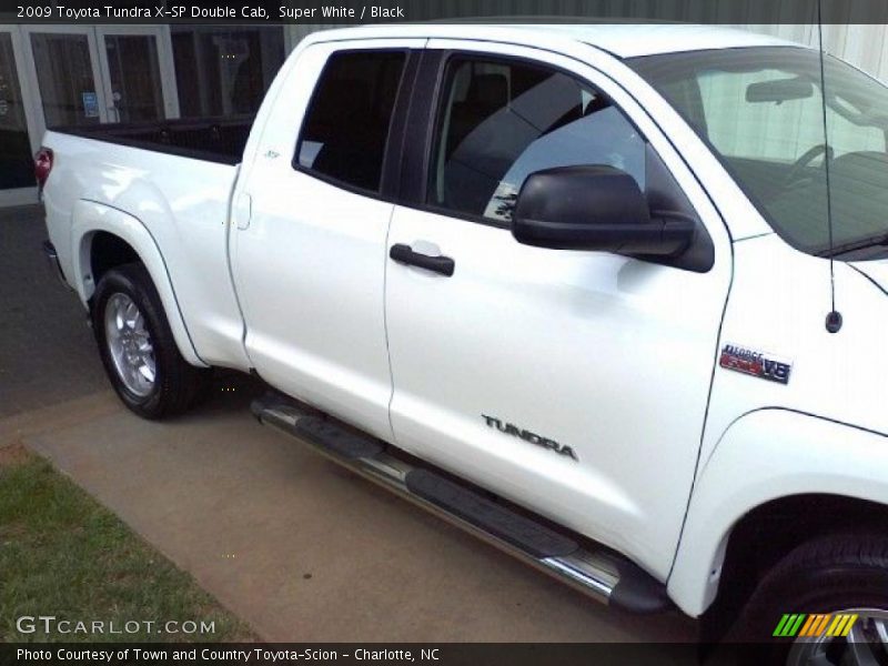 Super White / Black 2009 Toyota Tundra X-SP Double Cab