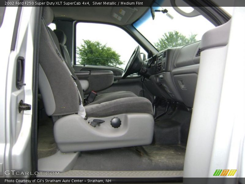 Silver Metallic / Medium Flint 2002 Ford F250 Super Duty XLT SuperCab 4x4