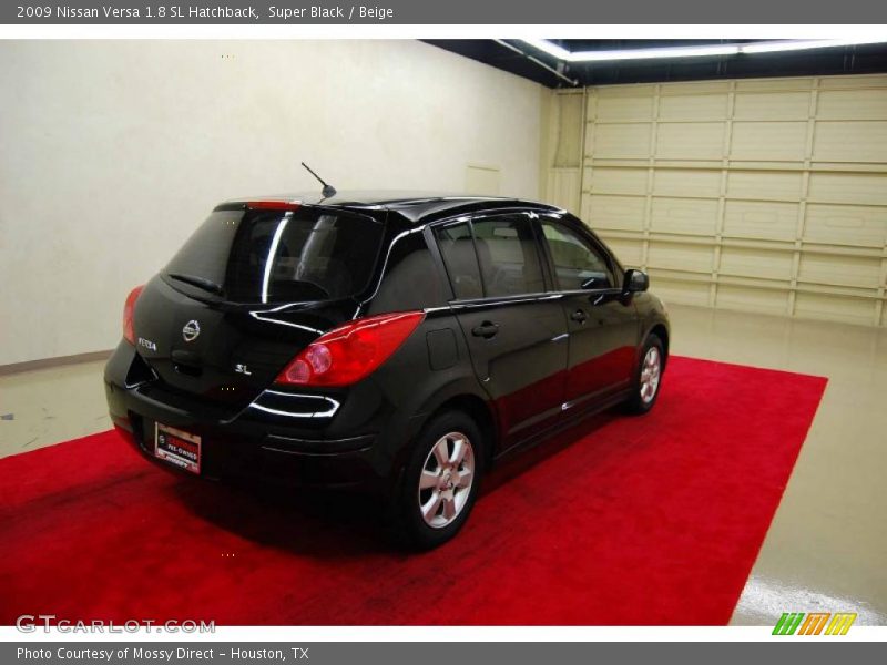Super Black / Beige 2009 Nissan Versa 1.8 SL Hatchback