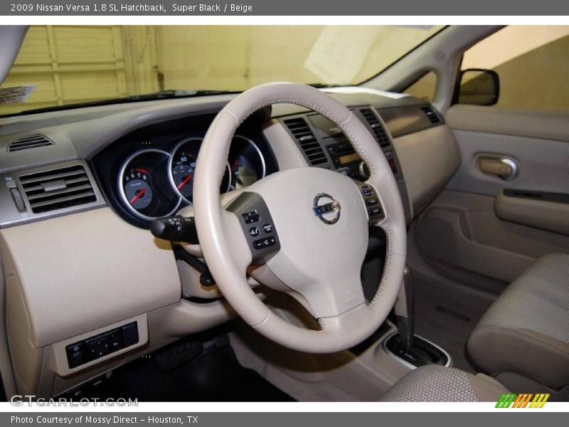 Super Black / Beige 2009 Nissan Versa 1.8 SL Hatchback