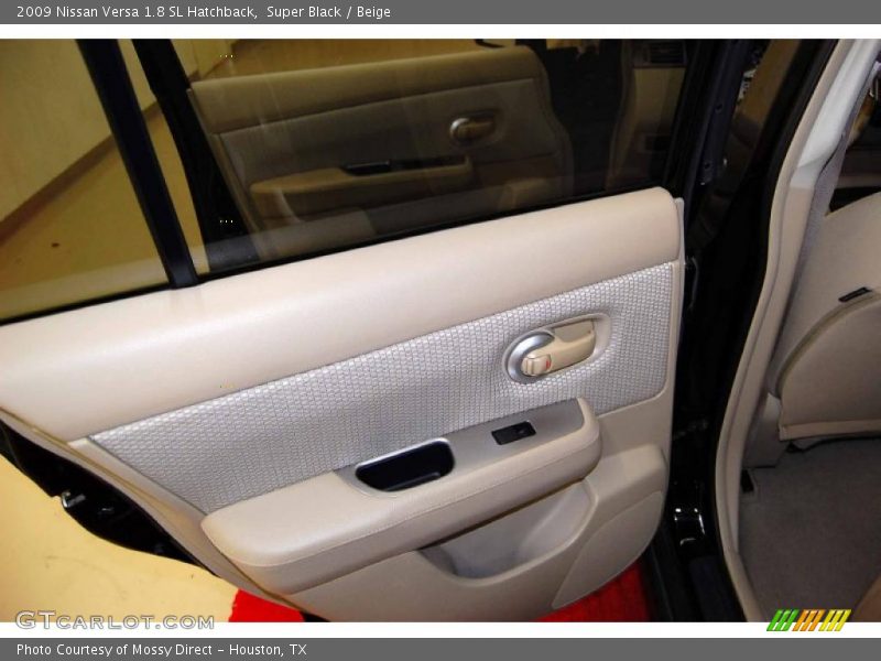 Super Black / Beige 2009 Nissan Versa 1.8 SL Hatchback