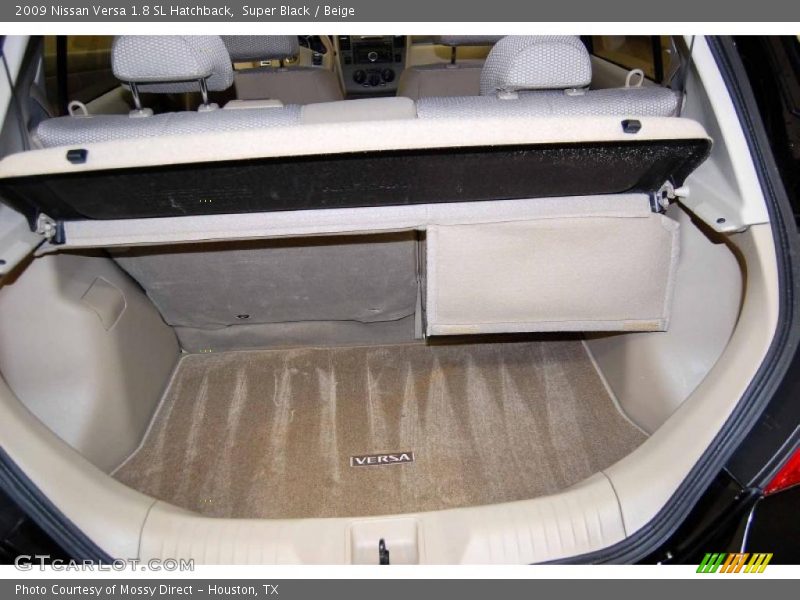 Super Black / Beige 2009 Nissan Versa 1.8 SL Hatchback
