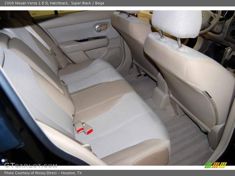 Super Black / Beige 2009 Nissan Versa 1.8 SL Hatchback
