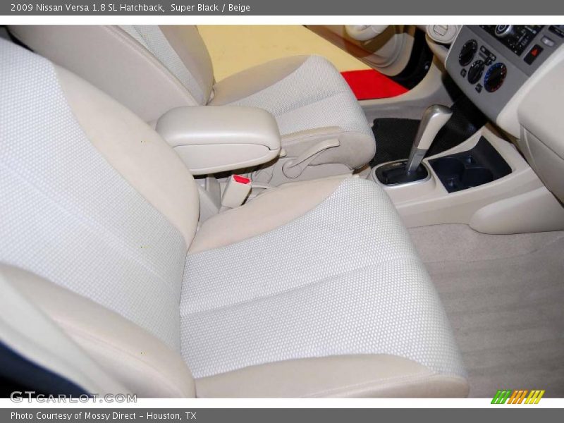 Super Black / Beige 2009 Nissan Versa 1.8 SL Hatchback