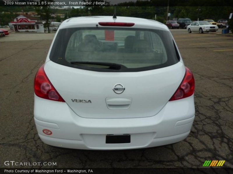 Fresh Powder / Beige 2009 Nissan Versa 1.8 S Hatchback