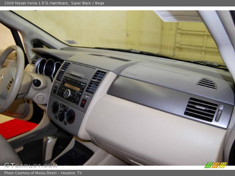 Super Black / Beige 2009 Nissan Versa 1.8 SL Hatchback