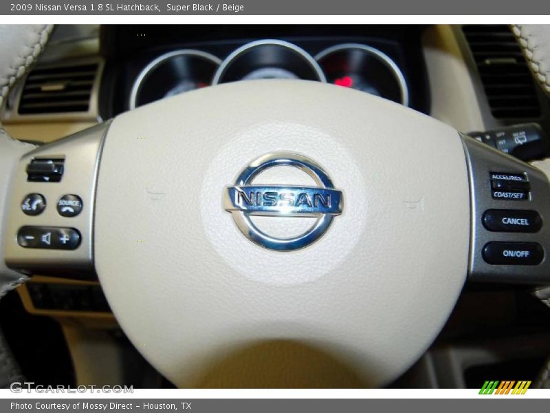 Super Black / Beige 2009 Nissan Versa 1.8 SL Hatchback