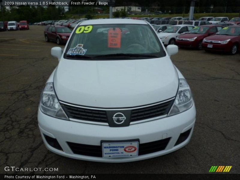 Fresh Powder / Beige 2009 Nissan Versa 1.8 S Hatchback
