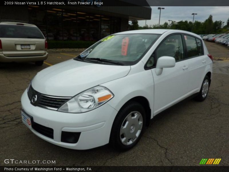Fresh Powder / Beige 2009 Nissan Versa 1.8 S Hatchback