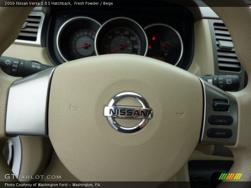 Fresh Powder / Beige 2009 Nissan Versa 1.8 S Hatchback