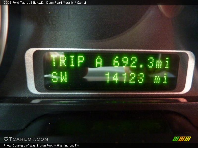 Dune Pearl Metallic / Camel 2008 Ford Taurus SEL AWD