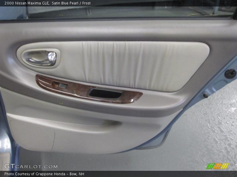 Satin Blue Pearl / Frost 2000 Nissan Maxima GLE