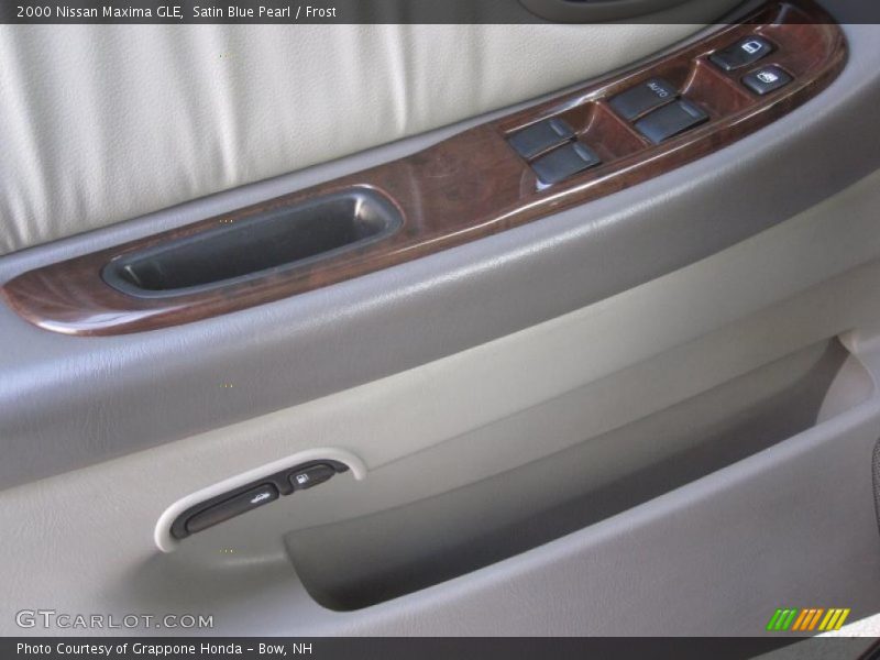 Satin Blue Pearl / Frost 2000 Nissan Maxima GLE