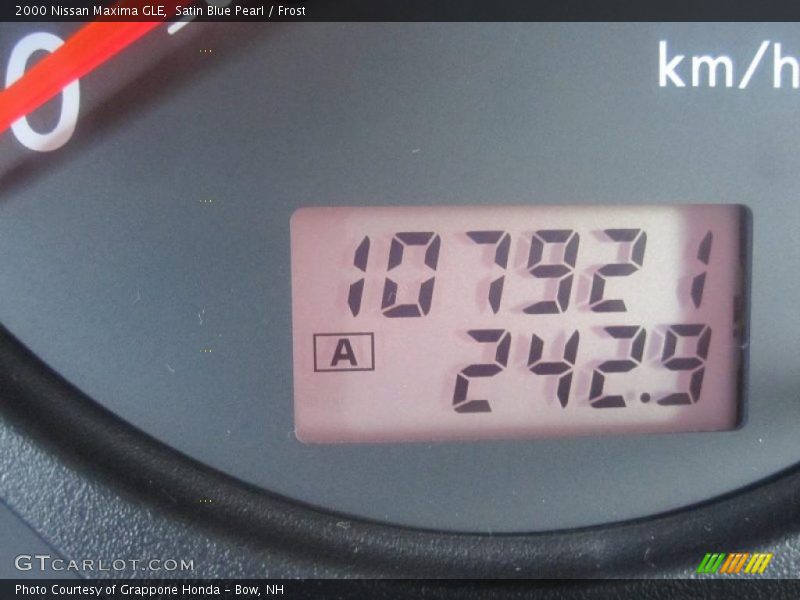 Satin Blue Pearl / Frost 2000 Nissan Maxima GLE