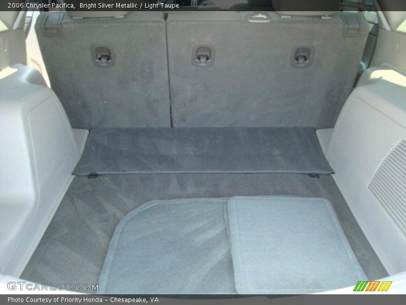 Bright Silver Metallic / Light Taupe 2006 Chrysler Pacifica