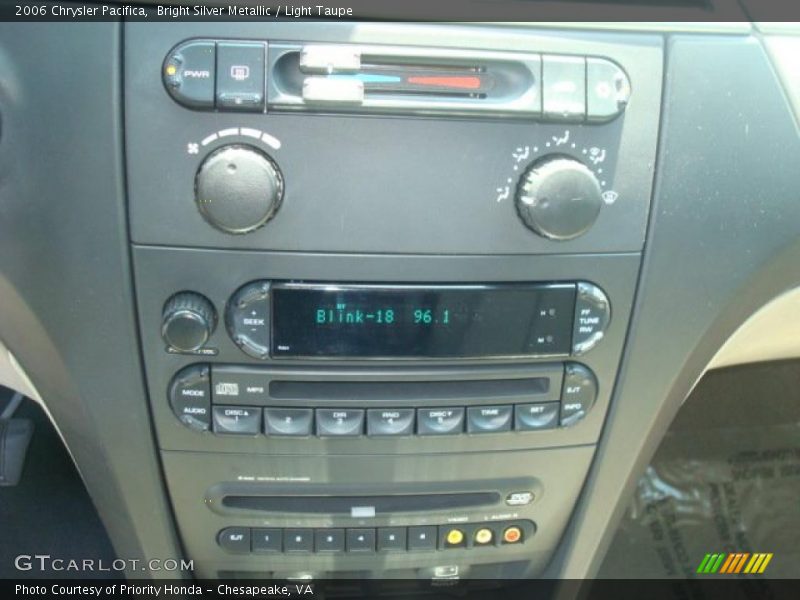 Bright Silver Metallic / Light Taupe 2006 Chrysler Pacifica