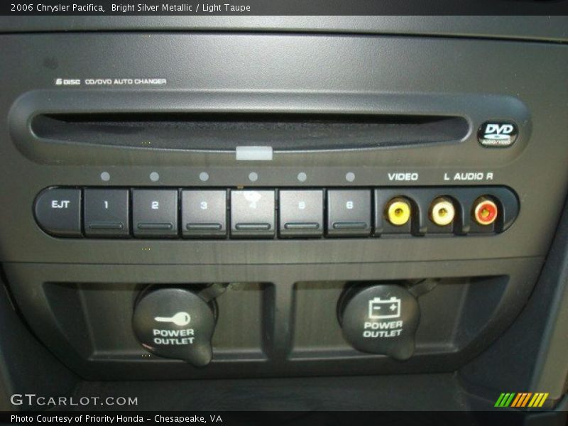 Bright Silver Metallic / Light Taupe 2006 Chrysler Pacifica