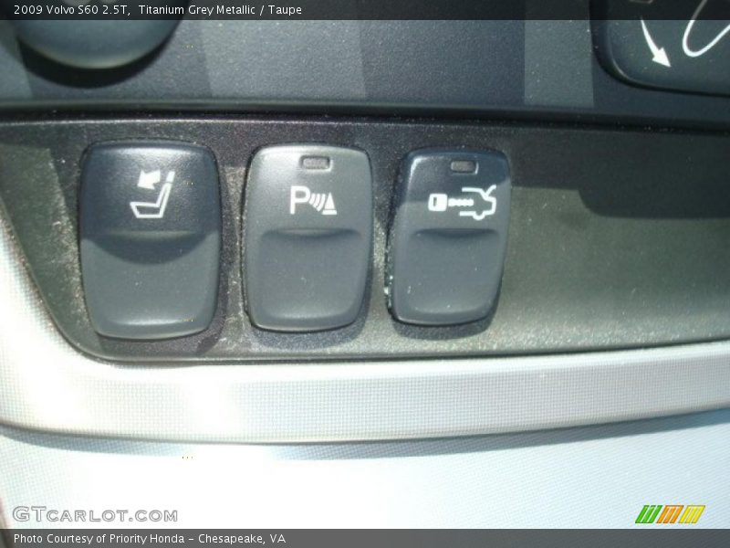 Titanium Grey Metallic / Taupe 2009 Volvo S60 2.5T