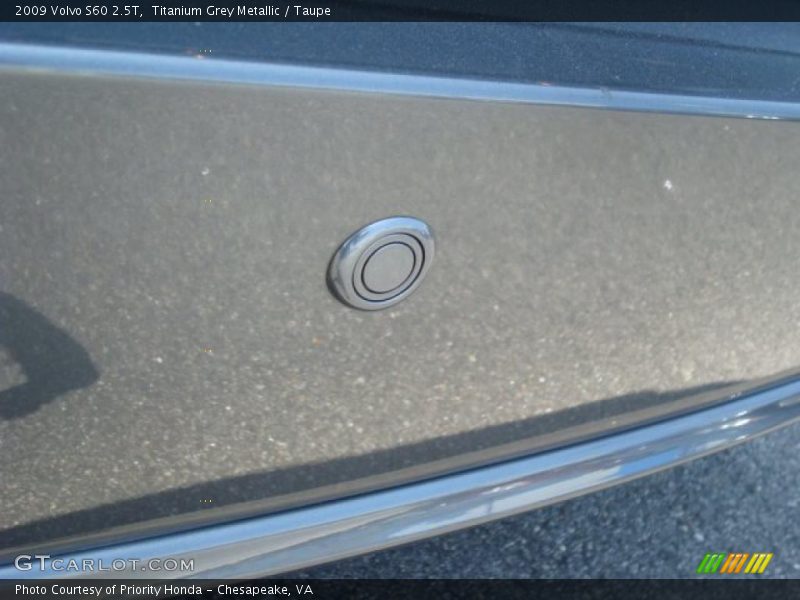Titanium Grey Metallic / Taupe 2009 Volvo S60 2.5T