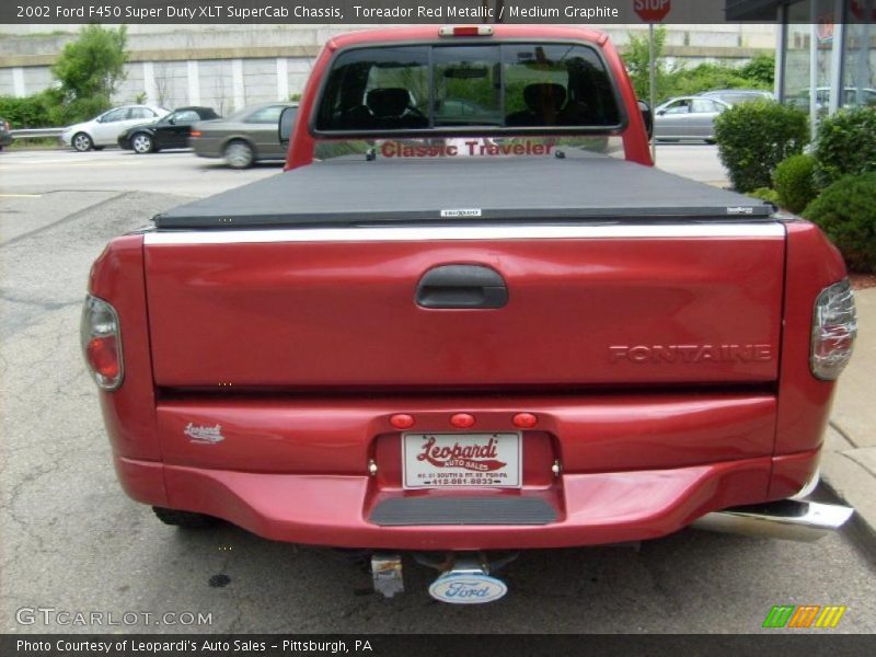 Toreador Red Metallic / Medium Graphite 2002 Ford F450 Super Duty XLT SuperCab Chassis