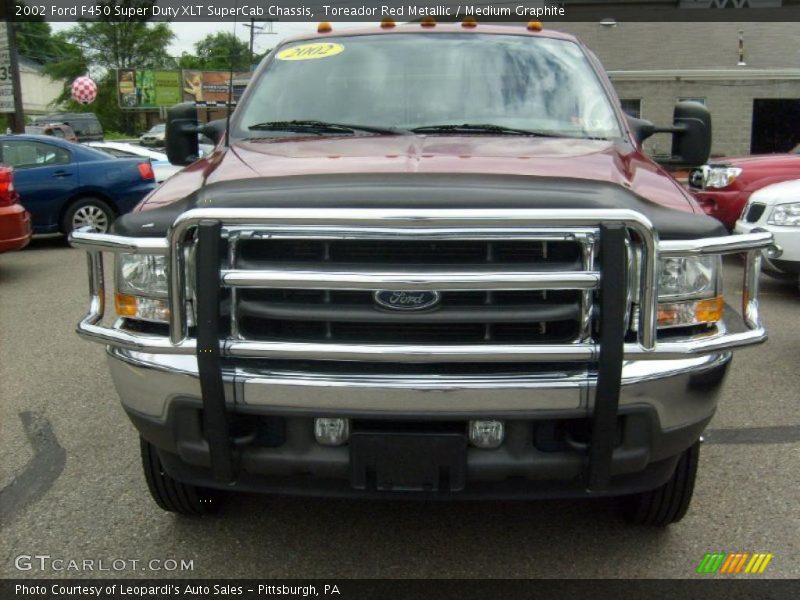 Toreador Red Metallic / Medium Graphite 2002 Ford F450 Super Duty XLT SuperCab Chassis