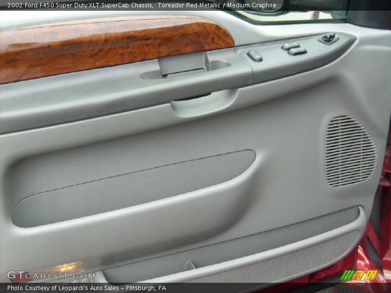 Toreador Red Metallic / Medium Graphite 2002 Ford F450 Super Duty XLT SuperCab Chassis