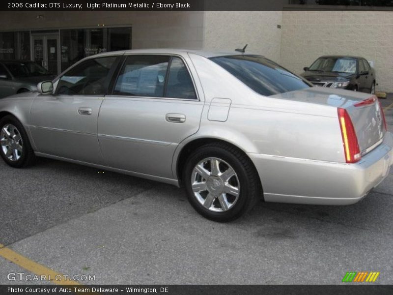 Light Platinum Metallic / Ebony Black 2006 Cadillac DTS Luxury