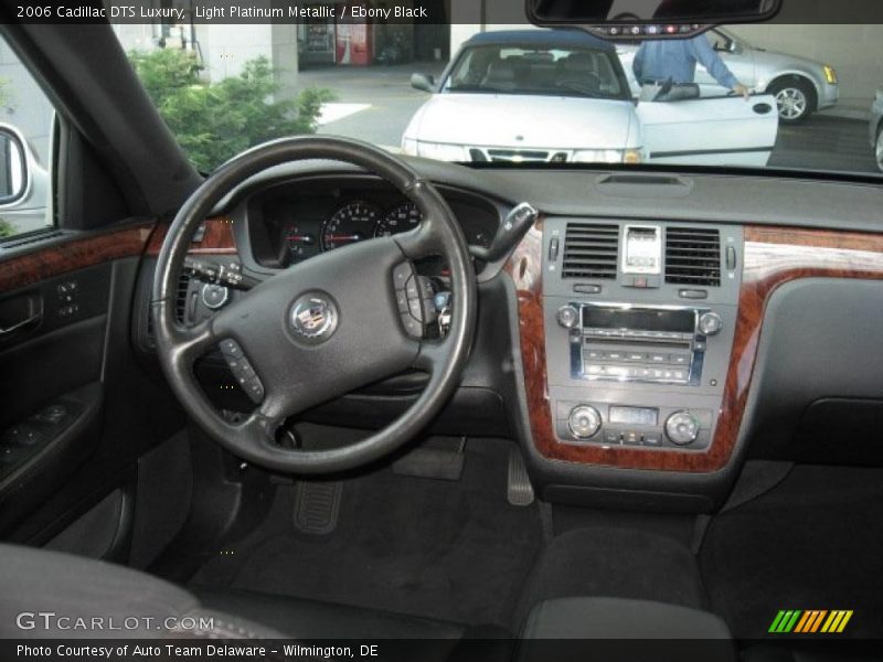 Light Platinum Metallic / Ebony Black 2006 Cadillac DTS Luxury