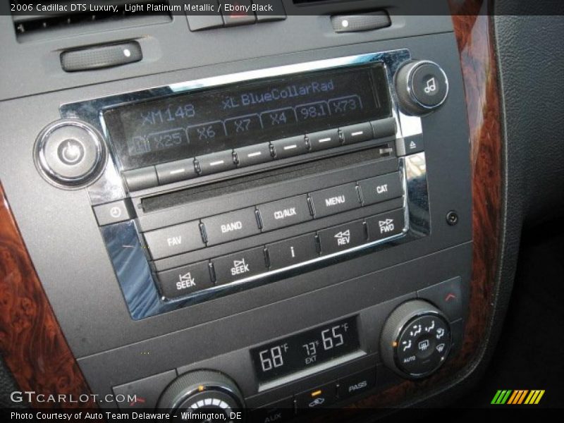 Light Platinum Metallic / Ebony Black 2006 Cadillac DTS Luxury