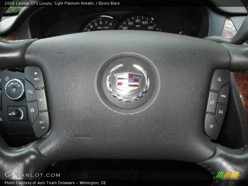 Light Platinum Metallic / Ebony Black 2006 Cadillac DTS Luxury