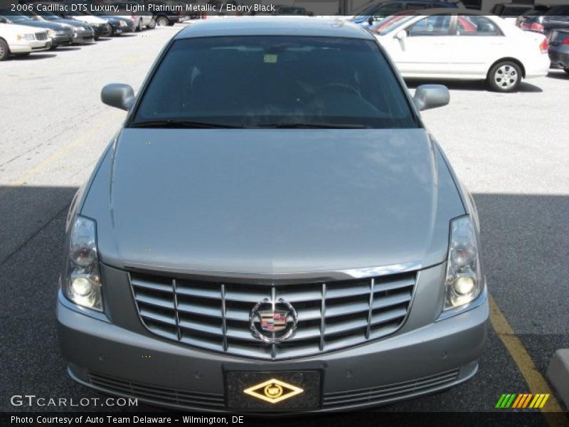 Light Platinum Metallic / Ebony Black 2006 Cadillac DTS Luxury