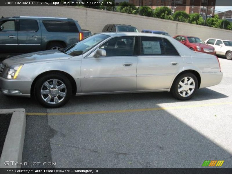 Light Platinum Metallic / Ebony Black 2006 Cadillac DTS Luxury