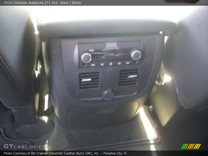 Black / Ebony 2010 Chevrolet Avalanche Z71 4x4