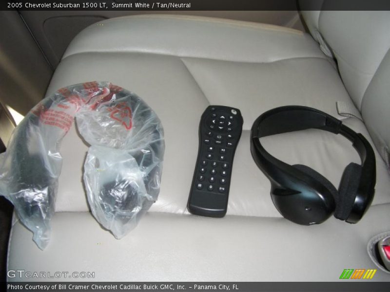 Summit White / Tan/Neutral 2005 Chevrolet Suburban 1500 LT