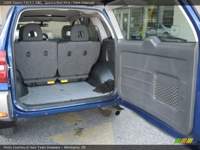 Spectra Blue Mica / Dark Charcoal 2005 Toyota RAV4 S 4WD