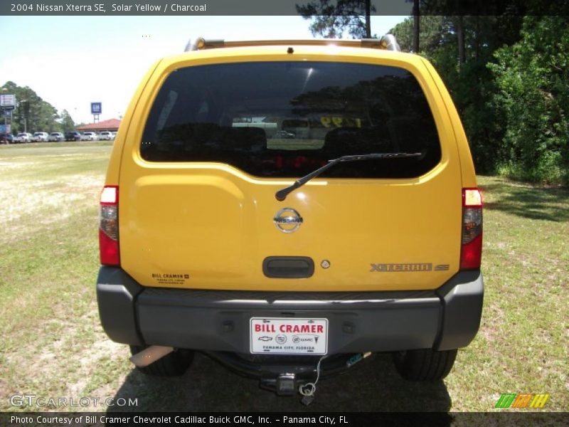Solar Yellow / Charcoal 2004 Nissan Xterra SE