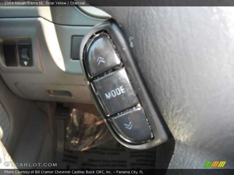 Solar Yellow / Charcoal 2004 Nissan Xterra SE