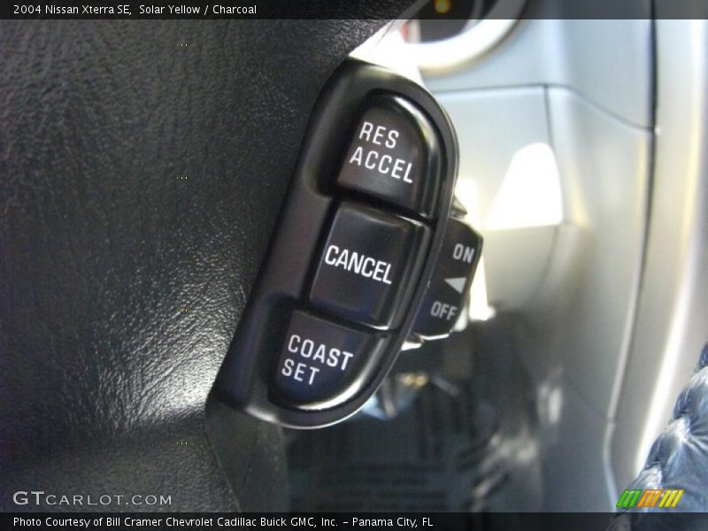 Solar Yellow / Charcoal 2004 Nissan Xterra SE