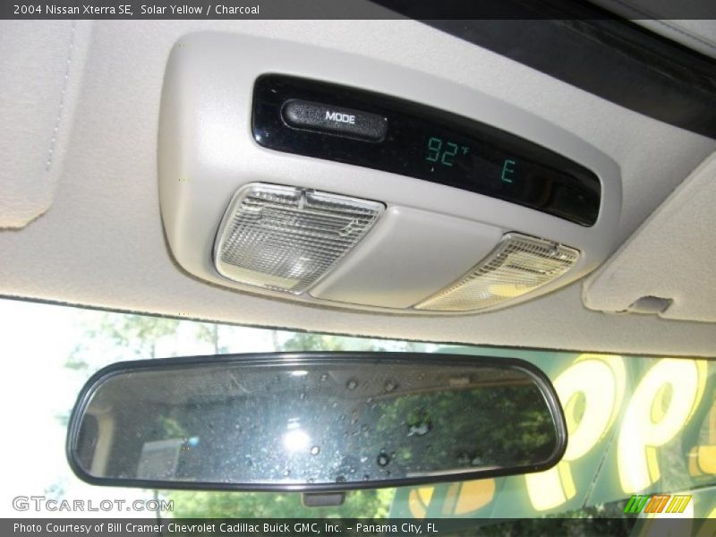 Solar Yellow / Charcoal 2004 Nissan Xterra SE