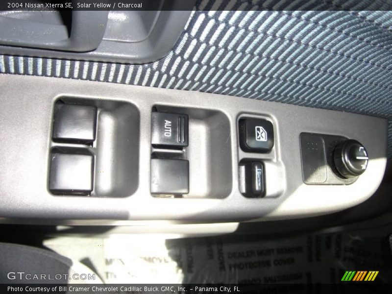 Solar Yellow / Charcoal 2004 Nissan Xterra SE
