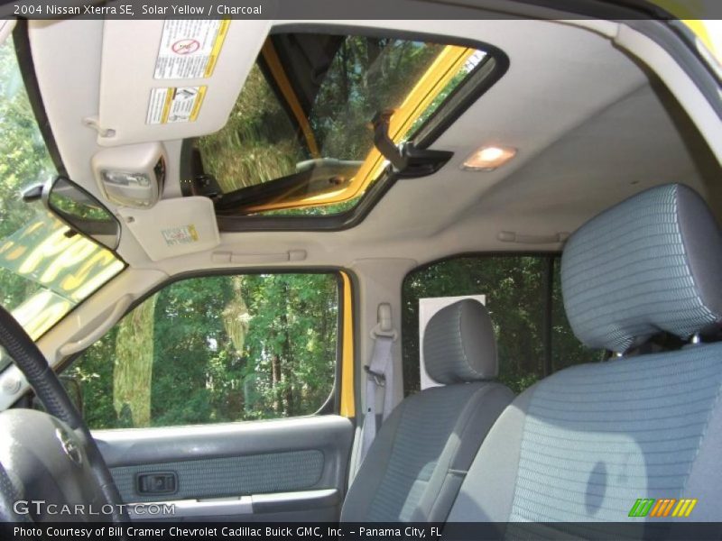 Solar Yellow / Charcoal 2004 Nissan Xterra SE