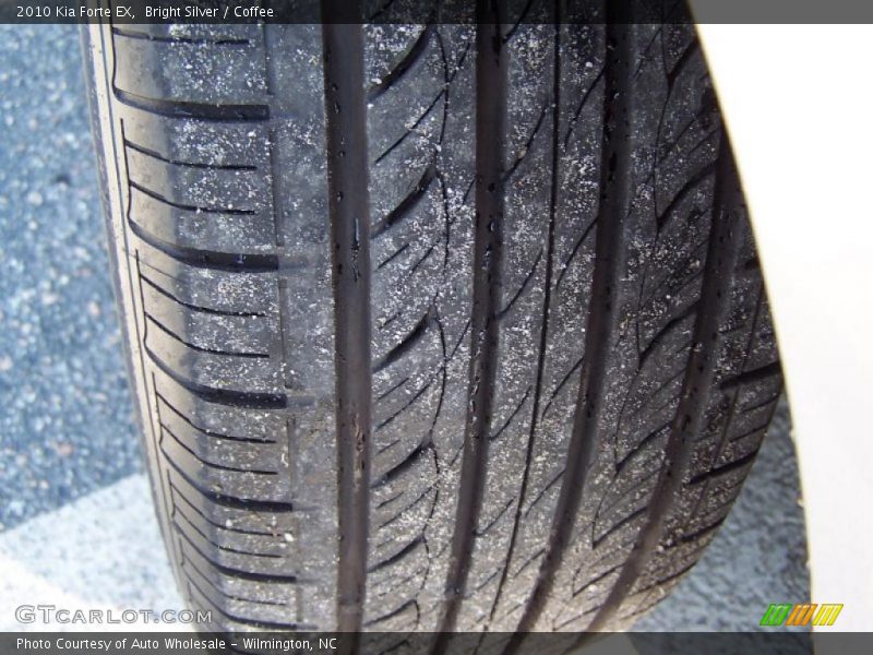 Bright Silver / Coffee 2010 Kia Forte EX