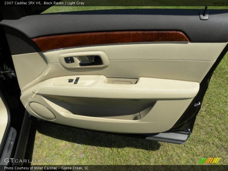 Black Raven / Light Gray 2007 Cadillac SRX V6