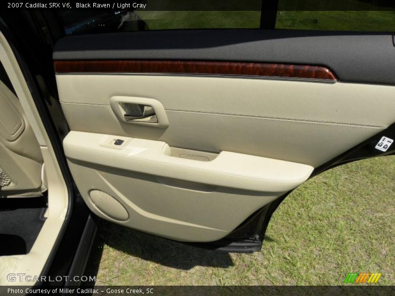 Black Raven / Light Gray 2007 Cadillac SRX V6