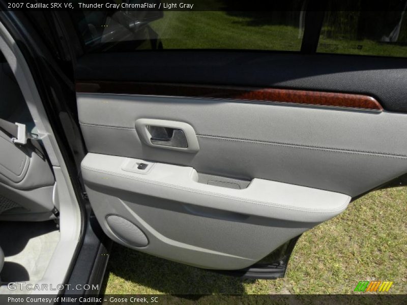 Thunder Gray ChromaFlair / Light Gray 2007 Cadillac SRX V6